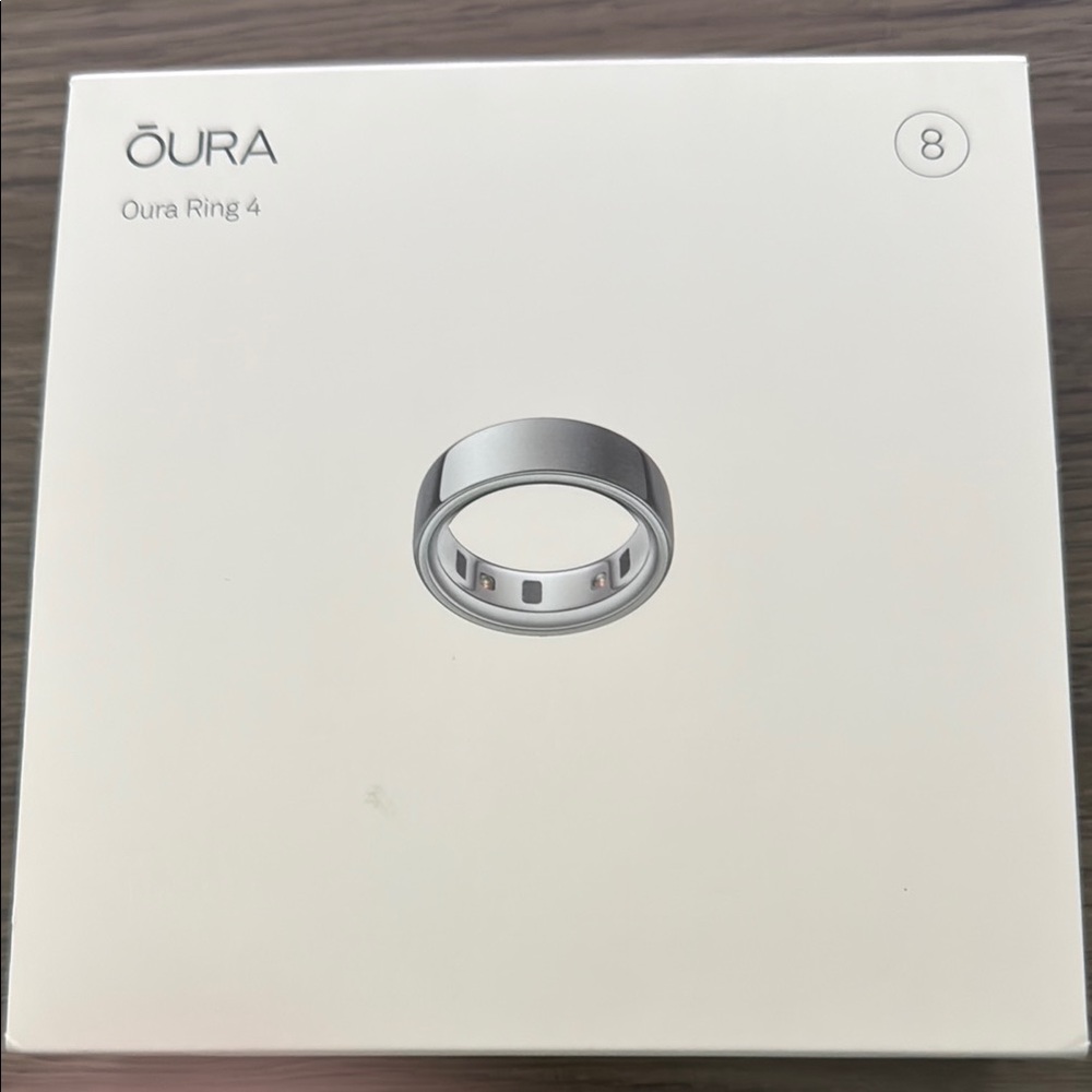 NEW Never Opened: Oura Ring 4 in Sleek Silver